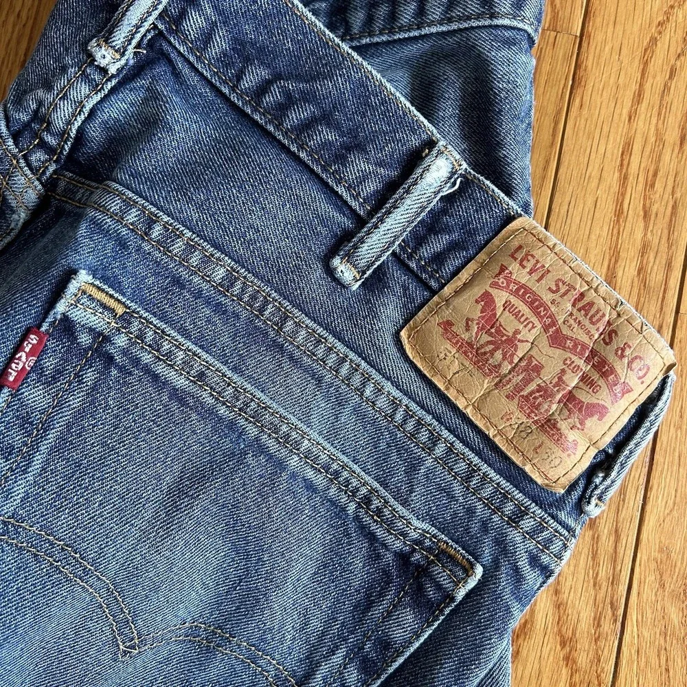 Levis levi 517